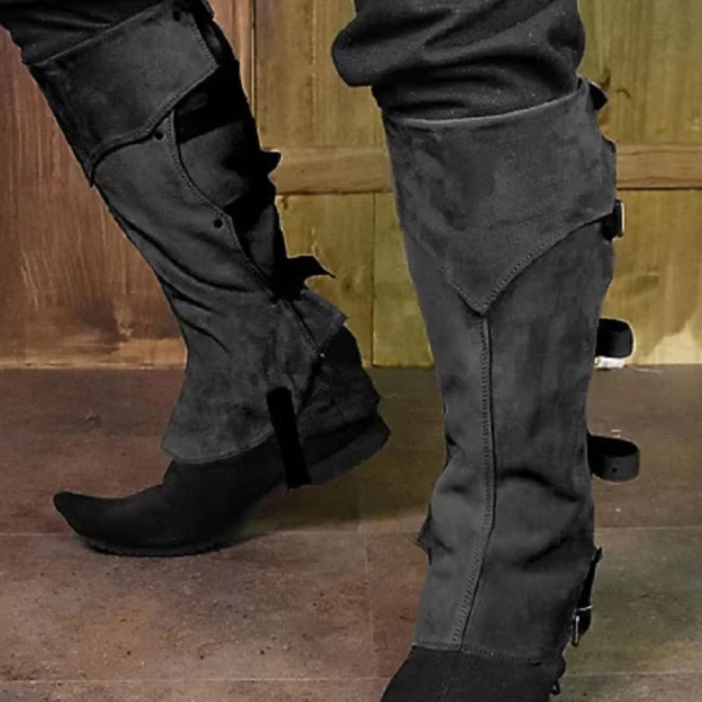Cosplay Prop Designer - Copriscarpe Regolabili in Pelle Scamosciata con